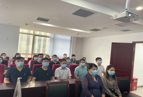 第十黨支部組織豫信公司干部、職工收看收聽“七一”建黨100周年慶祝大會簡報