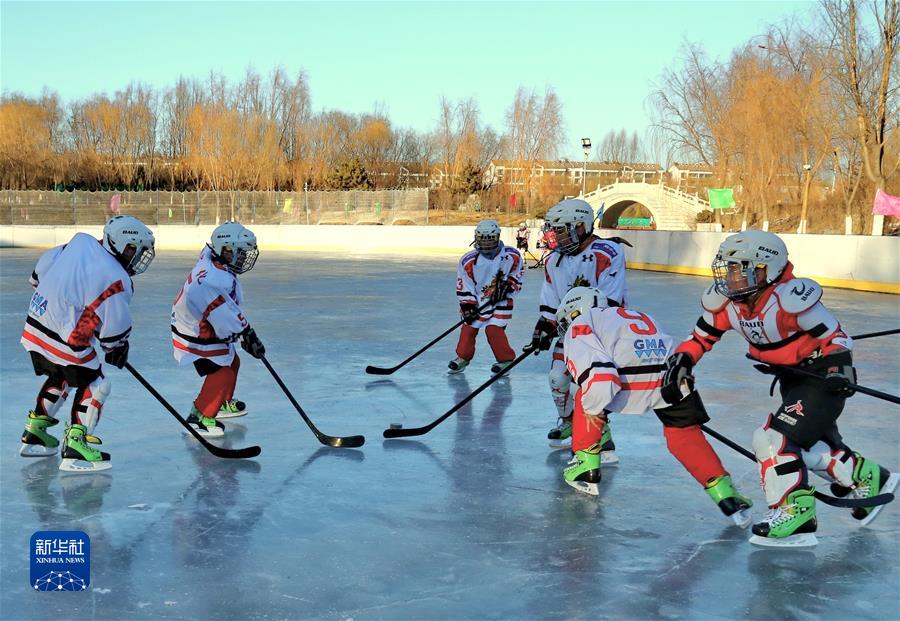 (新華全媒頭條·圖文互動(dòng))(8)書寫體育強(qiáng)國(guó)逐夢(mèng)奮進(jìn)新篇章——以習(xí)近平同志為核心的黨中央關(guān)心體育事業(yè)發(fā)展紀(jì)實(shí)